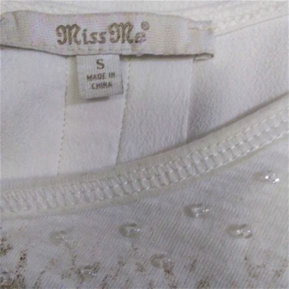 Miss Me Hi Low Gold Feather Print Long Sleeve Tee - Picture 4 of 8